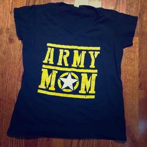 Army Mom fitted v- neck